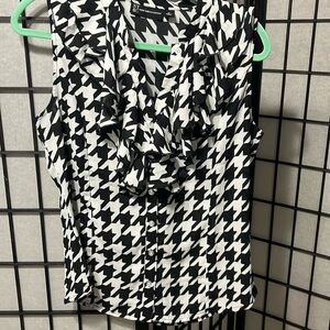 NY&C Black and White Houndstooth Sleeveless Top, M